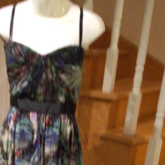 💕HOST PICK💕⬇️P.D.⬇️BCBG MaxAzria evening gown black background with multicolours - Picture 6 of 9